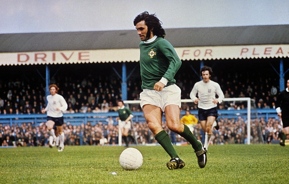 2EA1FD6D00000578-3332526-Northern_Ireland_legend_George_Best_sadly_passed_away_10_years_a-a-138_1448400840169